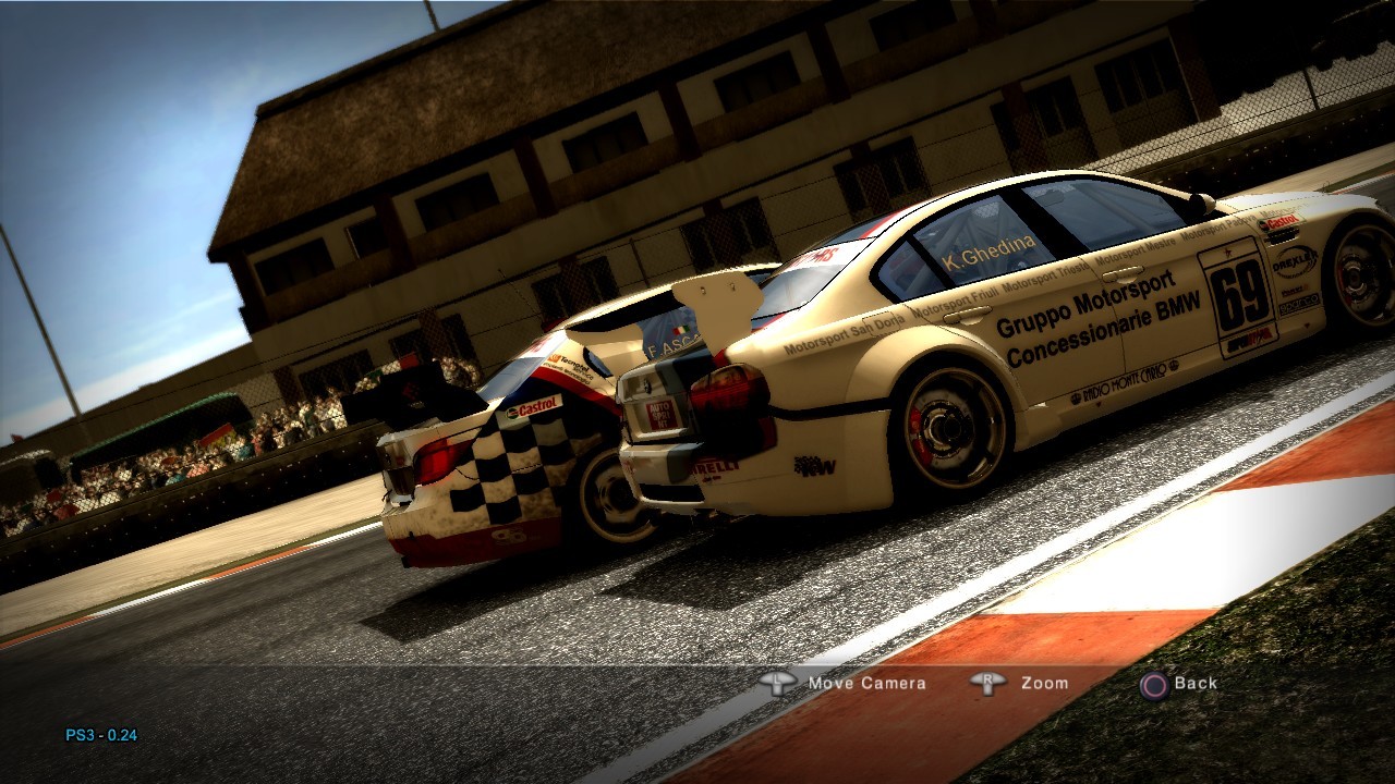 http://img.jeuxactu.com/datas/images/jeux/Superstars_V8_Racing/screenshots/xl/49dcec54187fe.jpg